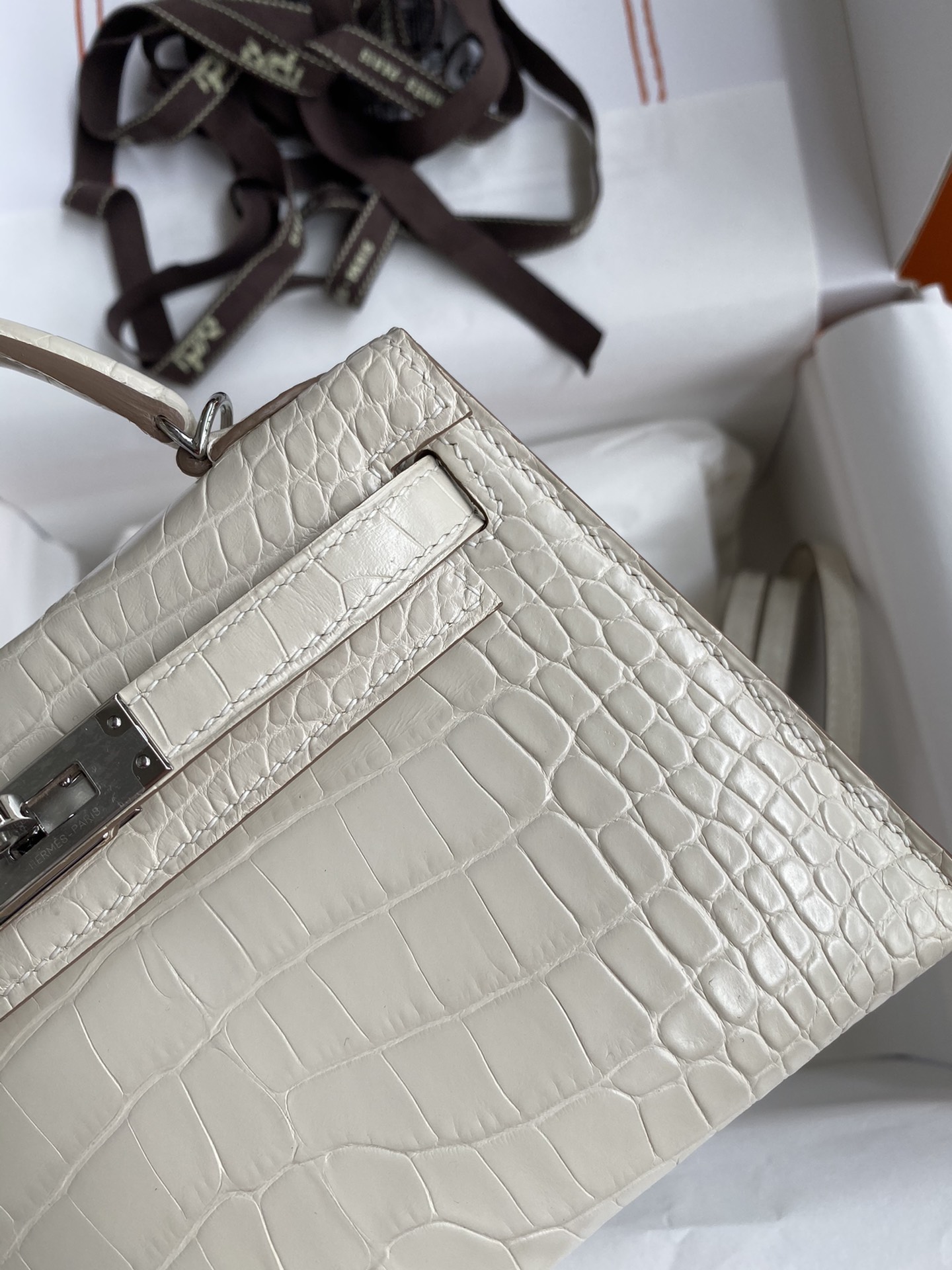 Hermes Kelly Mini II Bag 19CM In Beton Matte Alligator Leather